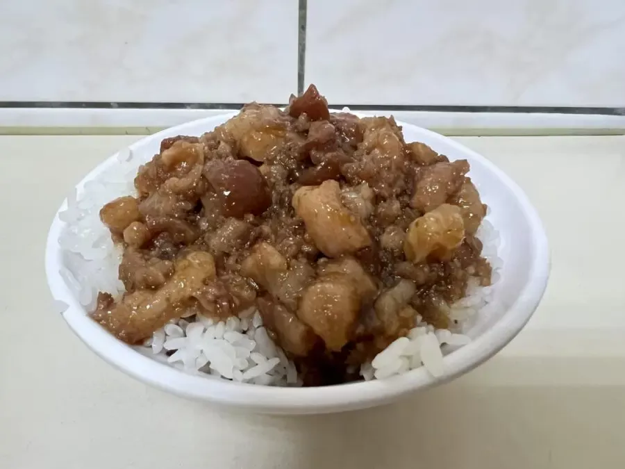 天母円環魯肉飯