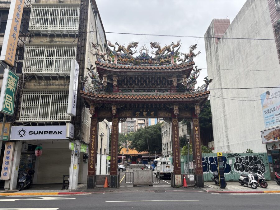 大稲埕慈聖宮廟門