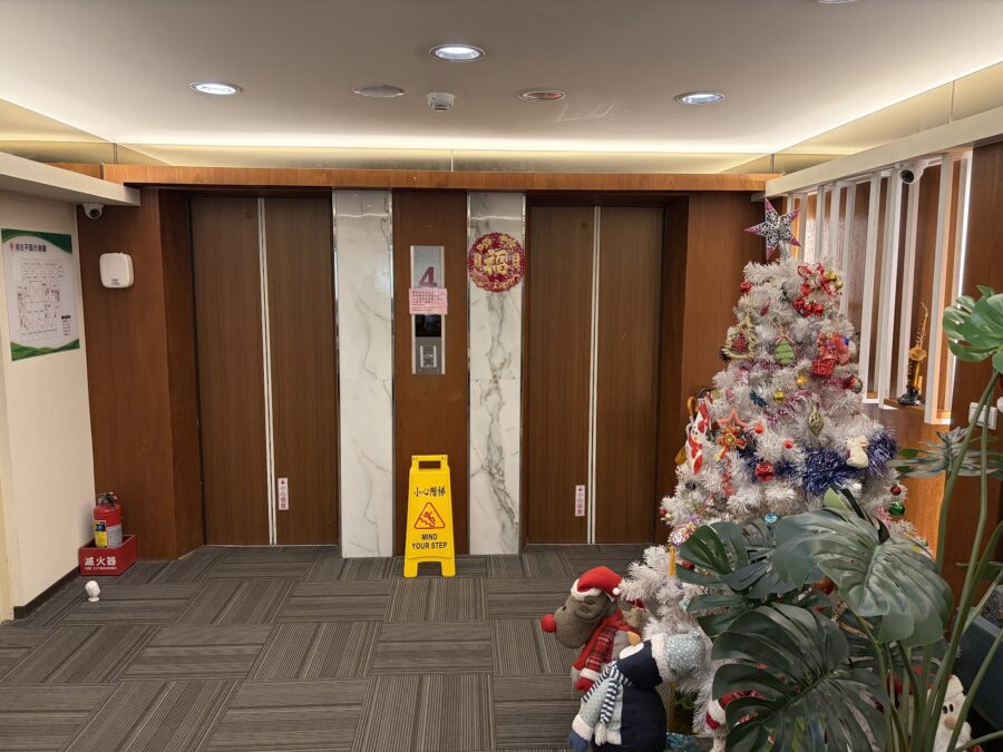 中興商旅 JHONG SING HOTELエレベーターは2基
